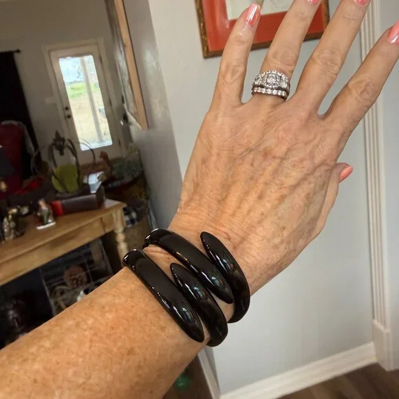 Vintage Architectural Black Metal Hinged Cuff Bracelet - Picture 6 of 17